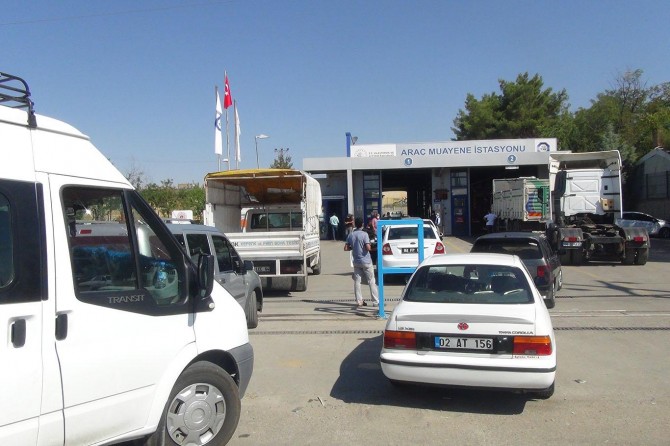 Vatandaşlardan araç muayene istasyonlarındaki hizmet ve yüksek ücrete tepki