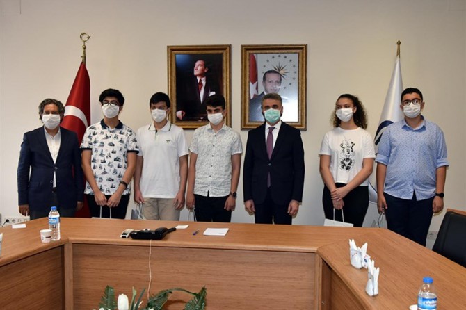 Malatya'da, LGS'den tam puan alan öğrenciler ödüllendirildi