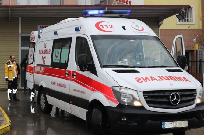 Gaziantep’te çöken inşaatın altında kalan 2 kişi yaralandı