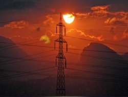 Elektrik direğinden düşen DEDAŞ çalışına öldü