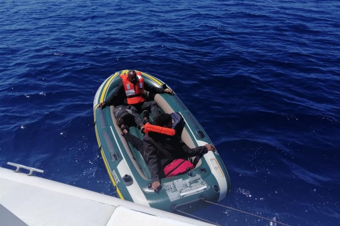 Fermandarîya Ewlehîya Beravê: Li nêzî Çanakkaleyê 28 koçber hatin rizgarkirin