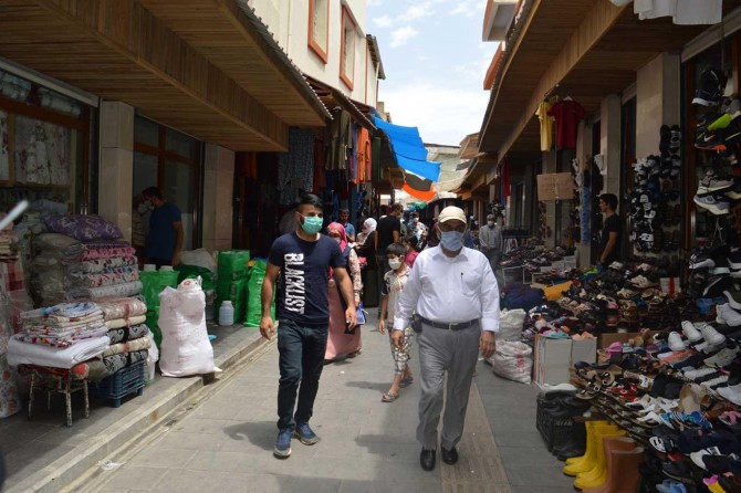 Bayram alışverişi başladı ancak esnafın yüzü gülmüyor