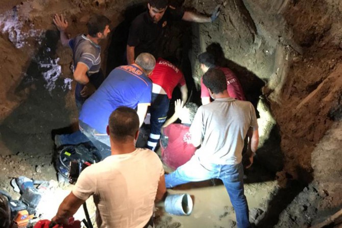 Batman'da sulama kanalına düşüp tahliye borusuna sıkışan genç hayatını kaybetti