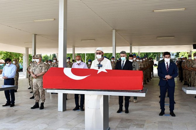 Hayatını kaybeden uzman çavuş Malatya'da defnedildi