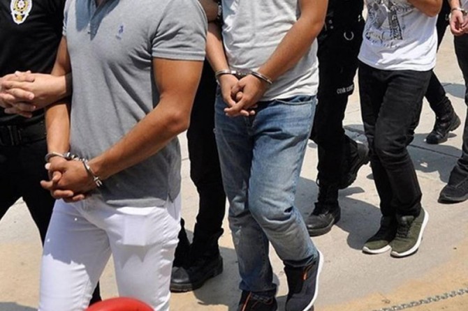 Di bergeha lêpirsîna FETO de derheqê 68 kesî de qerara binçavîyê hat dayîn