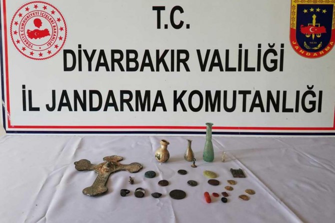 Diyarbakır'da tarihi eser operasyonunda 4 kişi yakalandı