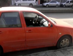 Diyarbakır'da 3 araba soyuldu