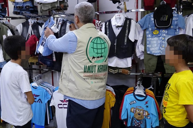 ​Viranşehir Umut Kervanı, bayram öncesi onlarca yetim çocuğu sevindirdi