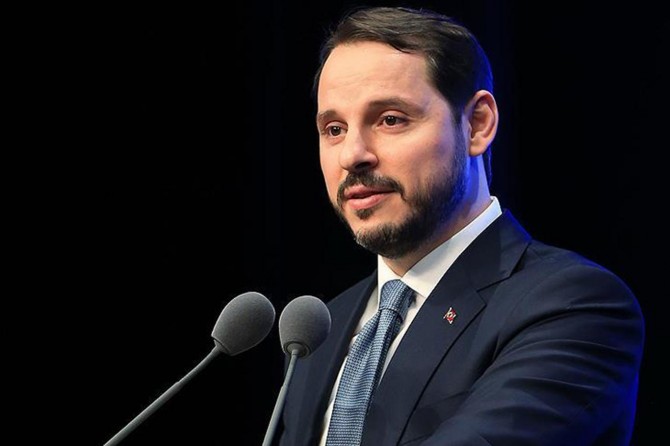 Bakan Albayrak, iş yeri kira stopajı ve birçok kalemde KDV'yi düşürdüklerini açıkladı