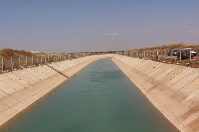 Şanlıurfa’da otomobil sulama kanalına uçtu, amca ile yeğen hayatını kaybetti