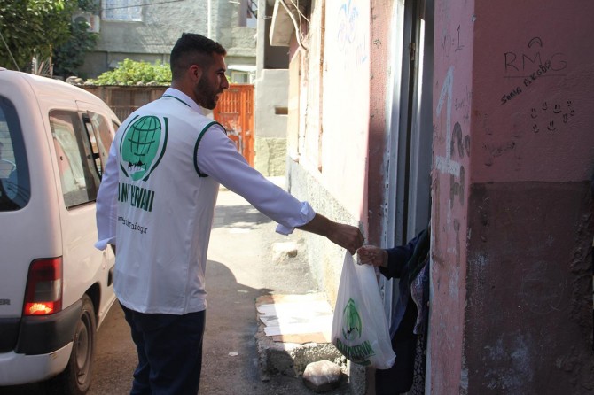 Adana Umut Kervanı bin haneye kurban eti ulaştırdı