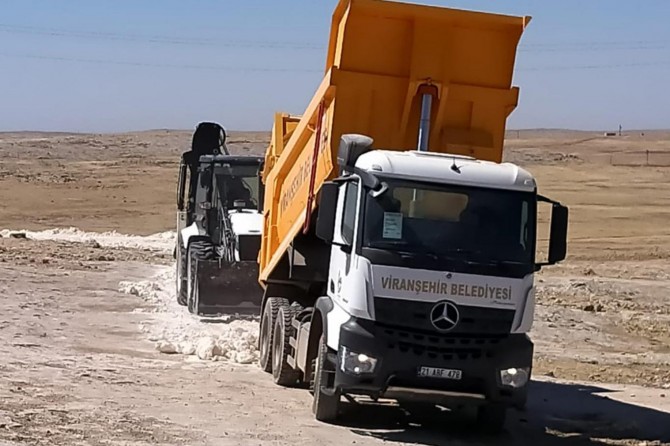 Viranşehir'de merkez ve ve kırsal mahallelerde yol çalışması