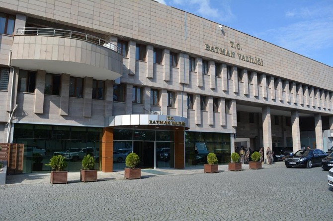 Batman Valiliği, parkta yatan aileyle ilgili açıklamada bulundu