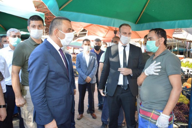 Siirt'te kapsamlı Covid-19 denetimi yapılarak vatandaşlar uyarıldı