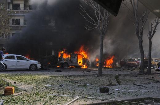 Suriye'nin başkenti Şam'da şiddetli patlamalar