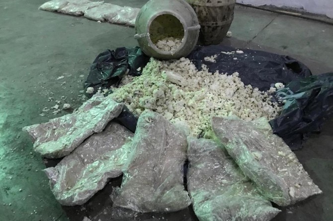 Otlu peynirin içine gizlenmiş 15 kilogram eroin ele geçirildi