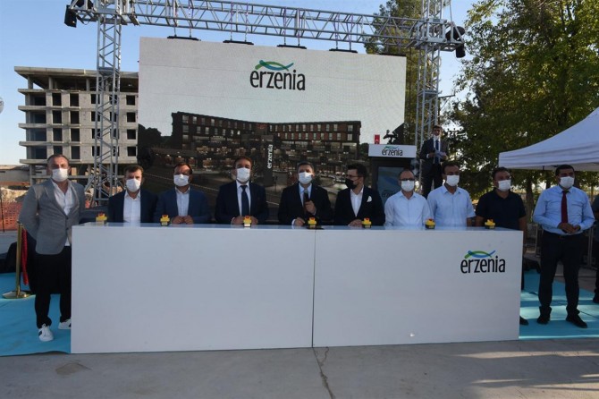 Batman'da temeli atılan AVM ve 5 yıldızlı otelde 400 kişi istihdam edilecek