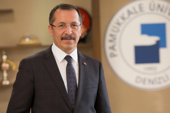 Pamukkale Üniversitesi Rektörü Hüseyin Bağ görevinden uzaklaştırıldı