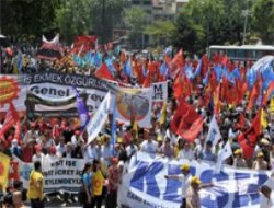 KESK'e bağlı 100 bin memur bugün iş bırakıyor
