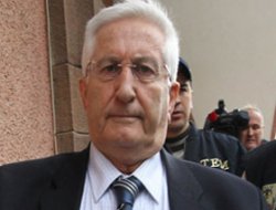 Çevik Bir: Başörtülü öğretmenlere acımayın