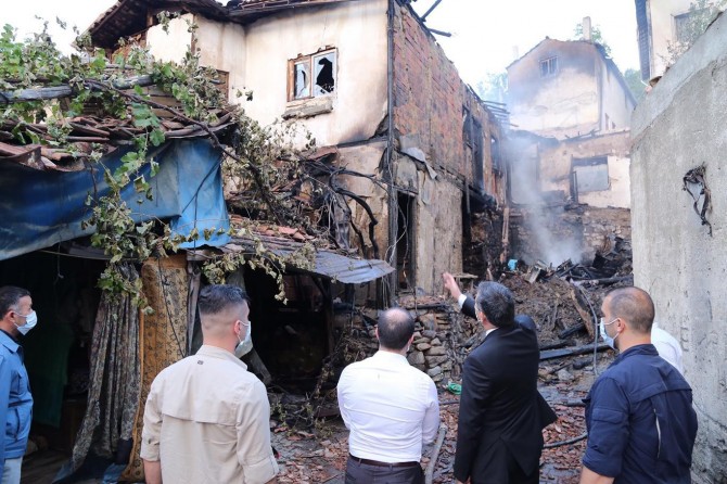 Li Çorumê di malekê de şewat derket: 4 jê zarok tevde 5 kes canê xwe ji dest dan