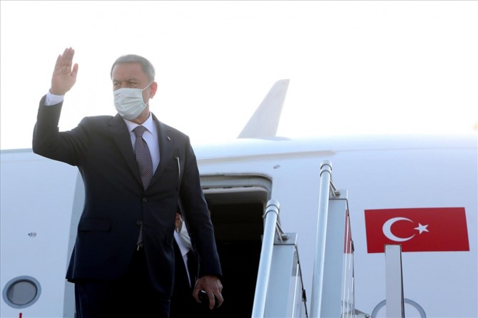 Millî Savunma Bakanı Hulusi Akar Azerbaycan'a gitti
