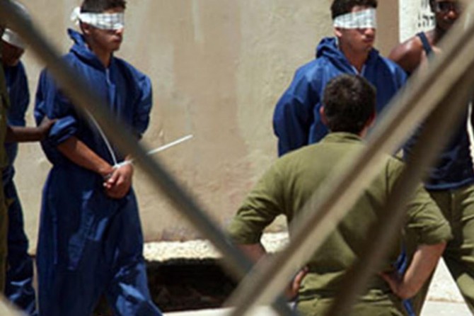 Siyonistlerin zindanlarında aralarında kadınların da olduğu 4500 Filistinli esir bulunuyor