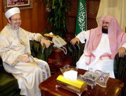 Türkiyeli hacılar için Kâbe'de ders halkaları oluşturulacak