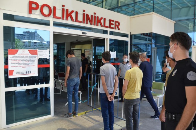 Siirt Eğitim ve Araştırma Hastanesine kurulan PCR test merkezi hizmet vermeye başladı