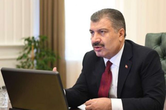 Bakan Koca: "Sosyal hayatınızı kontrollü yaşayın"