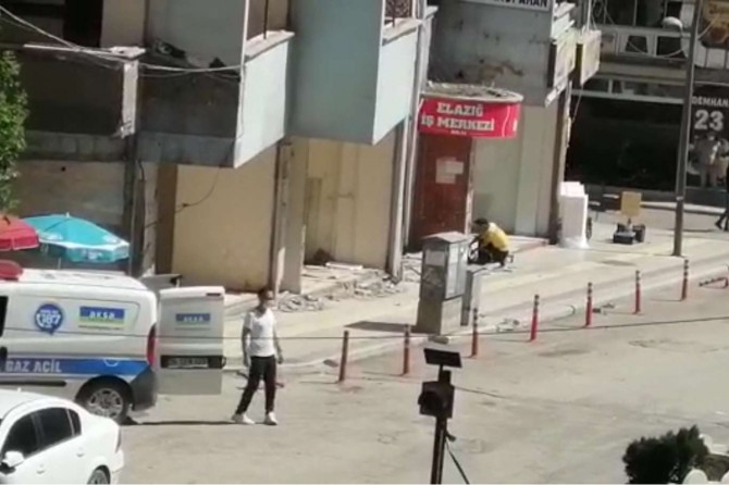 Elazığ'da doğalgaz borusundaki sızıntı korkulu anlar yaşattı