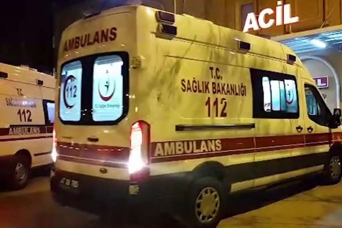 Kesên ku diçûn cenezaya xwe bigirin qeza kirin: 13 birîndar