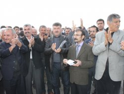 Bismilli çiftçiler yol kesti video