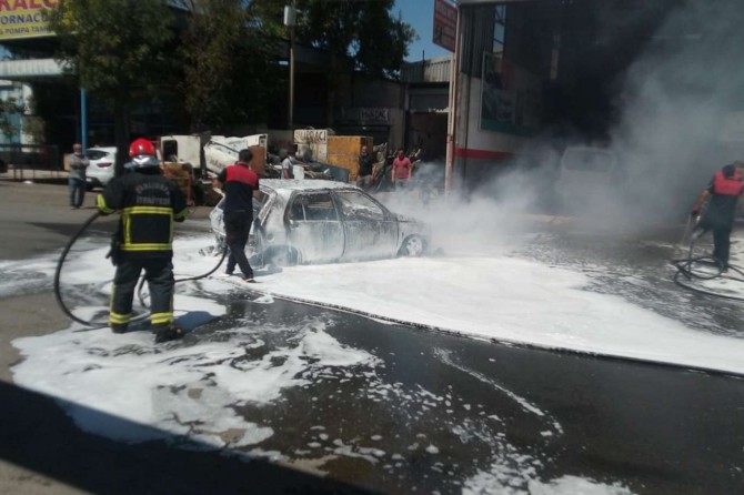 Şanlıurfa’da otomobil cayır cayır yandı