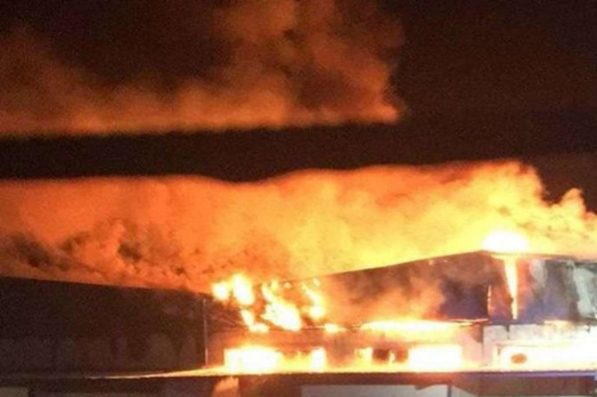 Manisa'da ahşap fabrikasında yangın çıktı