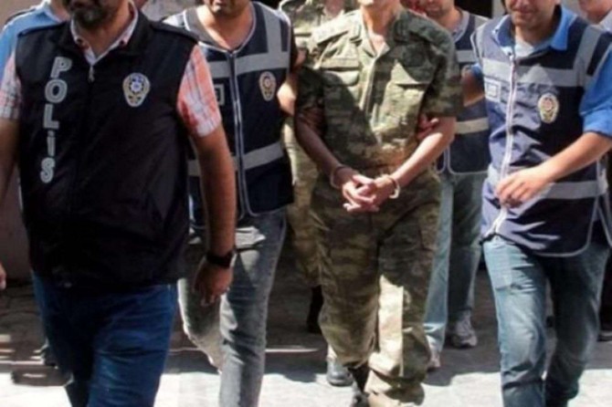 TSK'da FETÖ operasyonu: 54 astsubay hakkında gözaltı kararı
