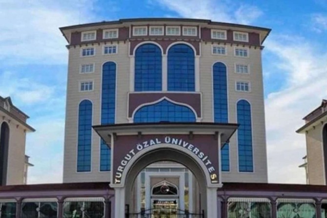 Malatya Turgut Özal Üniversitesi'ne 166 yabancı öğrenci kayıt yaptırdı