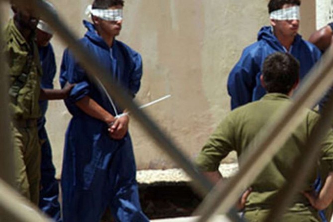 Filistinli 30 esir 25 yıldan fazladır işgal zindanlarında tutuluyor