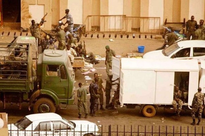 Military coup attempt reported in Mali