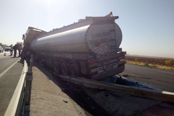 Nusaybin'de benzin yüklü tanker kaza yaptı: 1 yaralı
