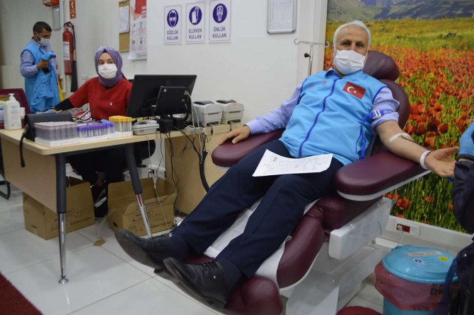 Ağrı İl Müftülüğünden Kızılay'a kan bağışı