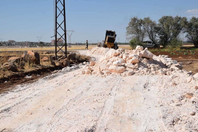 Viranşehir Belediyesi yol yapım çalışmalarını sürdürüyor