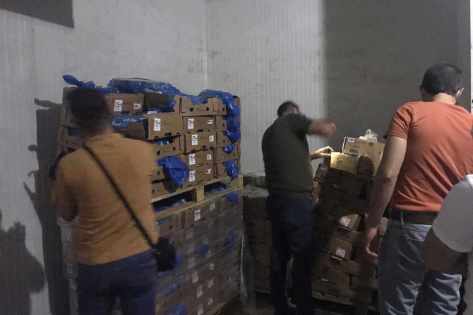 Van İpekyolu'nda son kullanma tarihi geçmiş 2 ton beyaz et ele geçirildi