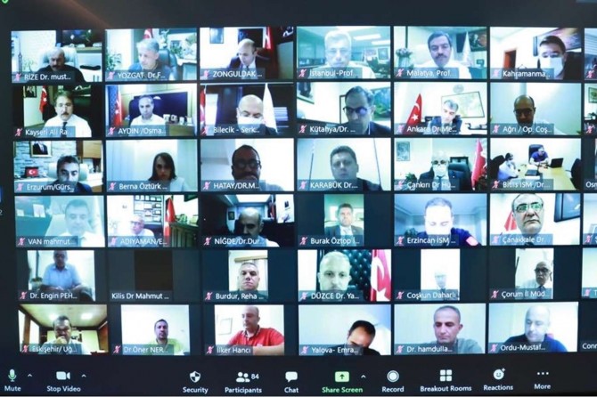 Bakan Koca, 81 ilin sağlık müdürleriyle video konferansla görüştü