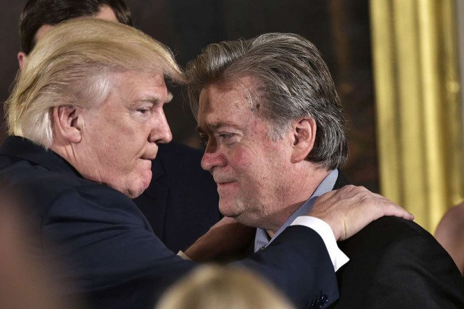 Bannonê şewirmendê berê yê Trump ji sextekarîyê hat binçavkirin