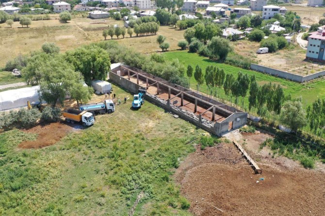 Van'da ahır yıkımları devam ediyor