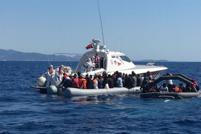 A total of 322 irregular migrants rescued over the past week, Turkish Coast Guard says
