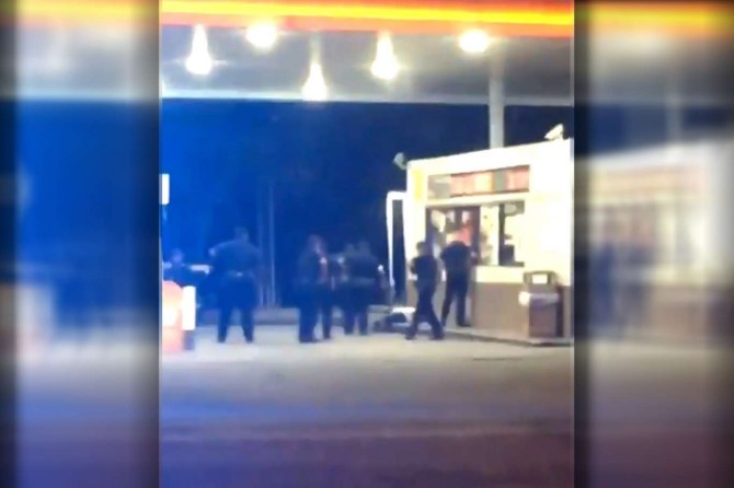 ABD polisi bir siyahiyi vurarak öldürdü