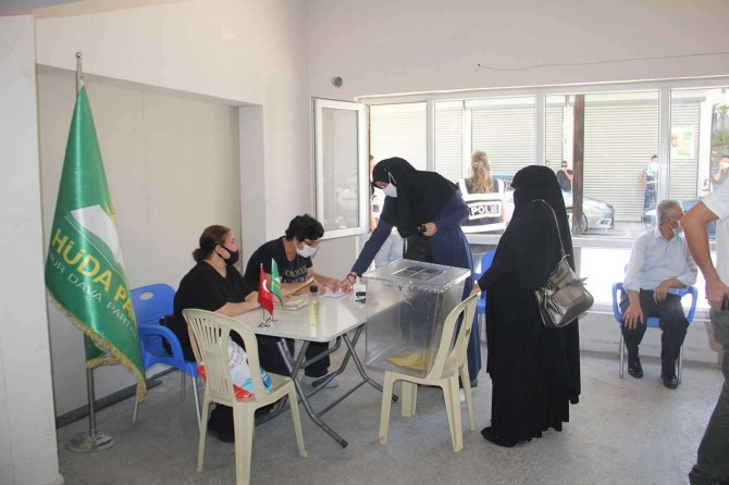 HÜDA PAR, Çukurova ve Seyhan ilçelerinde 3'üncü Olağan Kongresini düzenledi