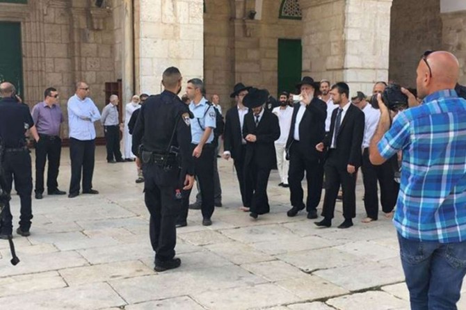 Mescidi Aksa’ya baskınlar devam ediyor